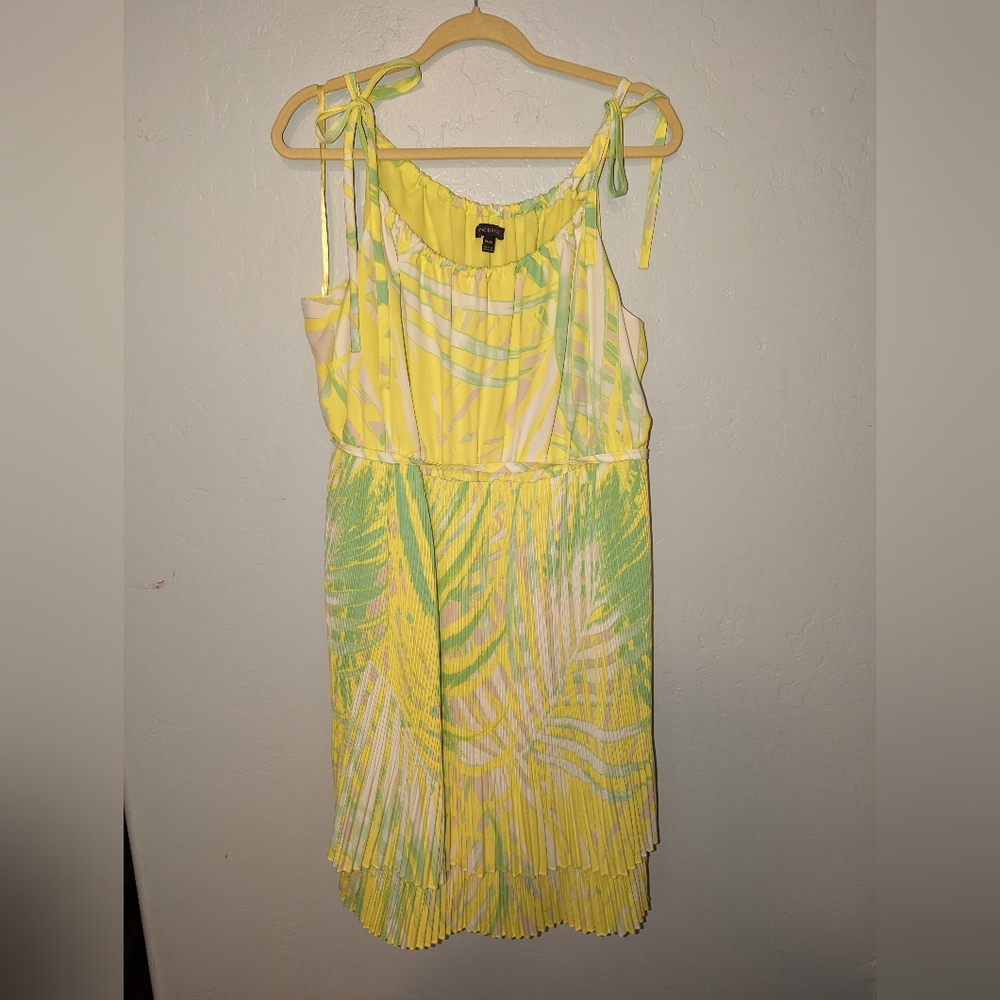 Lane Bryant sleeveless tie waist pleated trapeze tropical plus size dress.